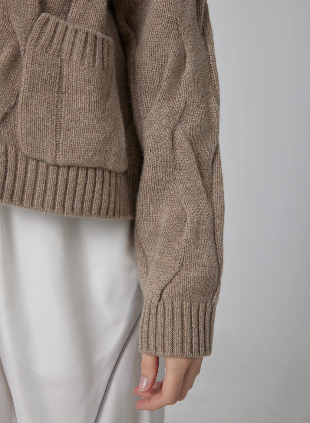 Nasri Horn Button Cashmere Cardigan