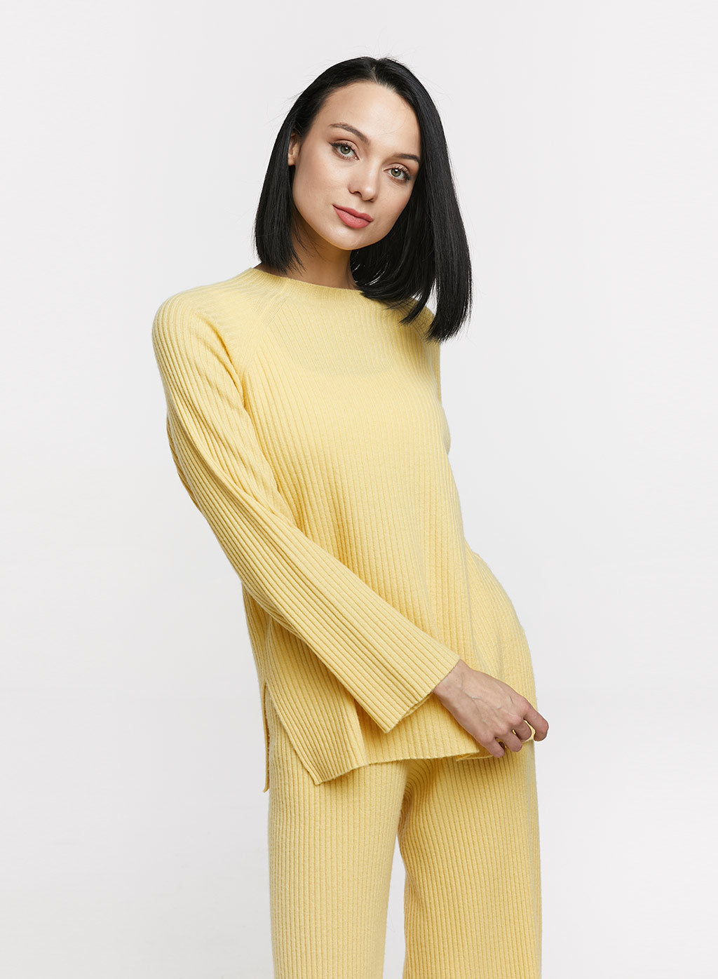 Soft Bottom Slit Cashmere Sweater