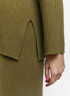 Soft Bottom Slit Cashmere Sweater