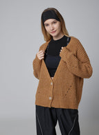 Arbitraria V-neck  Buttoned Sweater