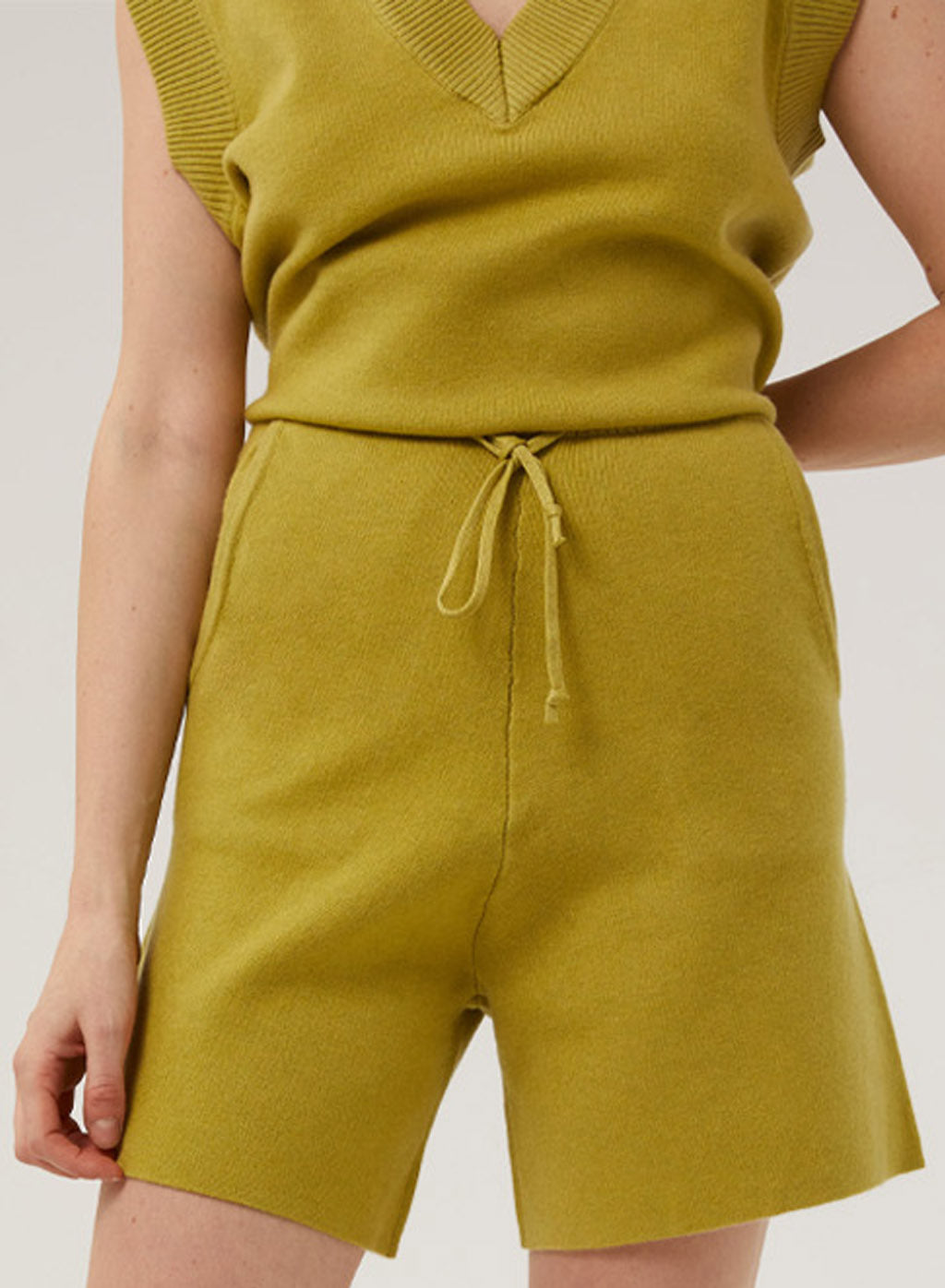 Avocado Simple  Shorts